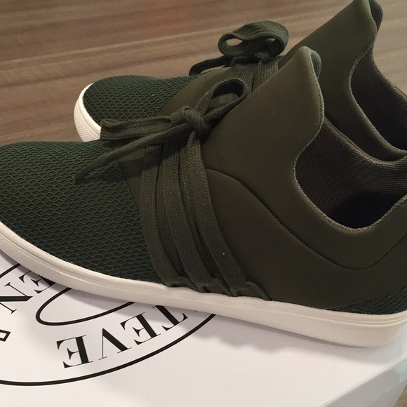 Steve Madden Shoes - Steve Madden Lancer olive green